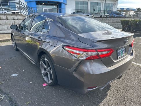 Used 2018 Toyota Camry SE image 6