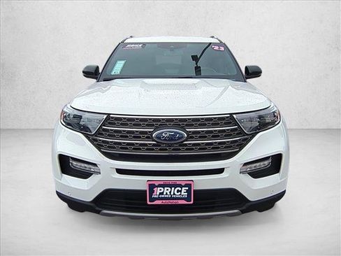 Used 2023 Ford Explorer King Ranch w/ Technology Package image 2