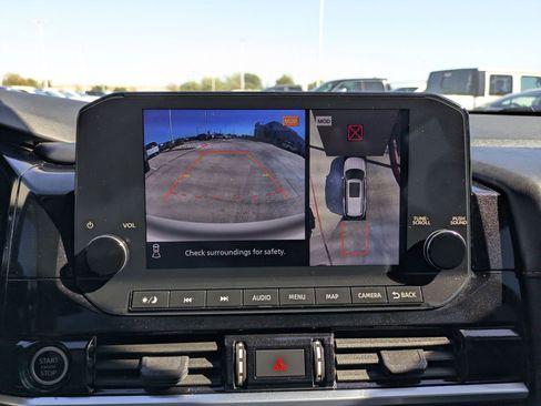 Used 2023 Nissan Pathfinder SL w/ Lighting Package (N92) image 18