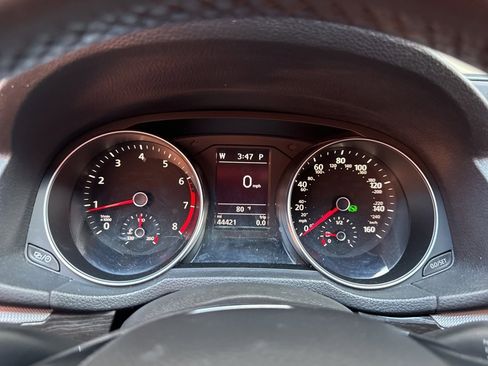 Used 2018 Volkswagen Passat 2.0T SE w/ SE Lighting Package image 3