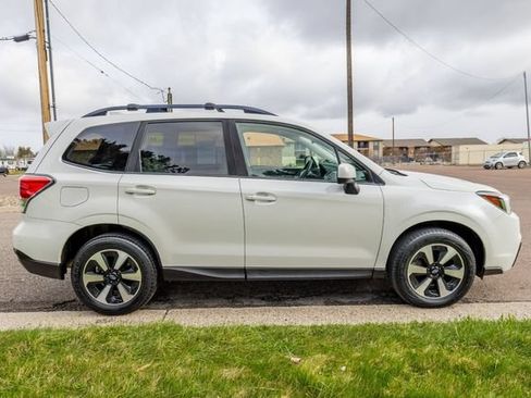Used 2017 Subaru Forester 2.5i Premium w/ All-Weather Package AWD/4WD image 4