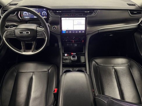 Used 2023 Jeep Grand Cherokee Limited image 14