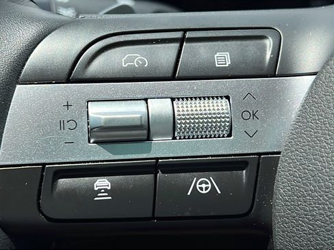 Certified 2025 Hyundai Santa Cruz Limited AWD/4WD image 22