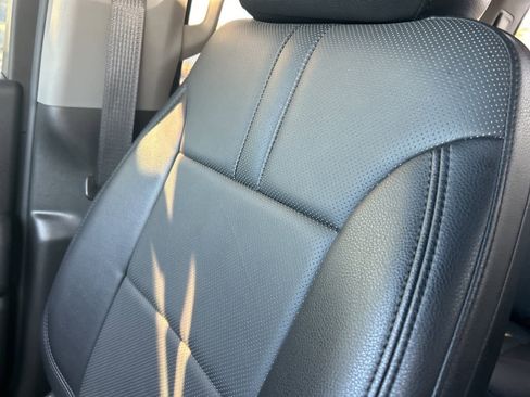 Used 2022 Chevrolet Silverado 1500 Custom image 36