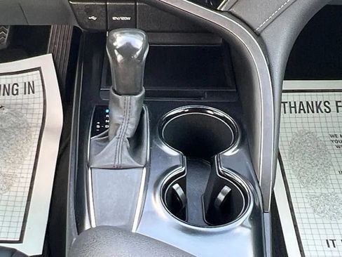 Used 2020 Toyota Camry SE FWD image 12