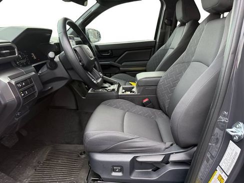 Used 2025 Toyota Tacoma SR5 AWD/4WD image 9