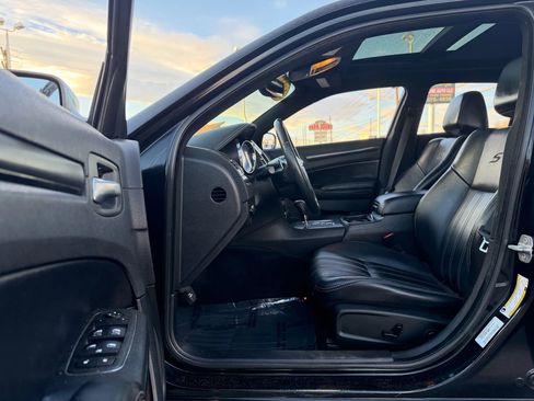 Used 2013 Chrysler 300 S image 15