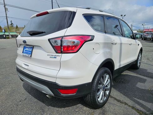 Used 2018 Ford Escape Titanium AWD/4WD image 5