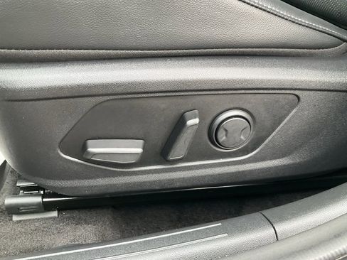 Used 2023 Hyundai Elantra Limited image 18