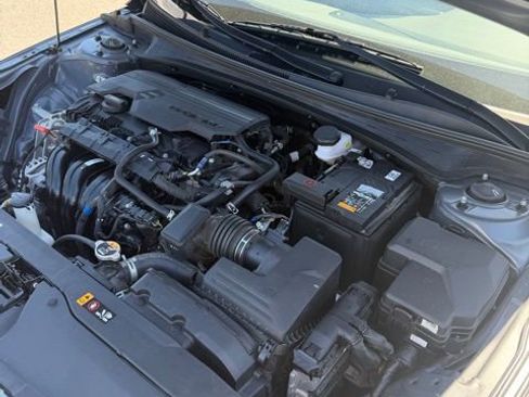 Used 2024 Hyundai Elantra SEL FWD image 29