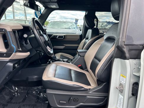 Used 2023 Ford Bronco Wildtrak AWD/4WD image 8