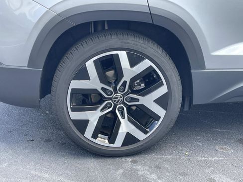 Certified 2023 Volkswagen Taos SEL AWD/4WD image 7