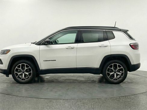 Used 2025 Jeep Compass Limited image 5