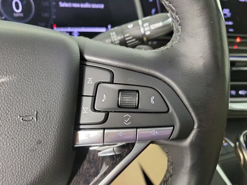 Used 2024 Cadillac Escalade Premium Luxury AWD/4WD image 24