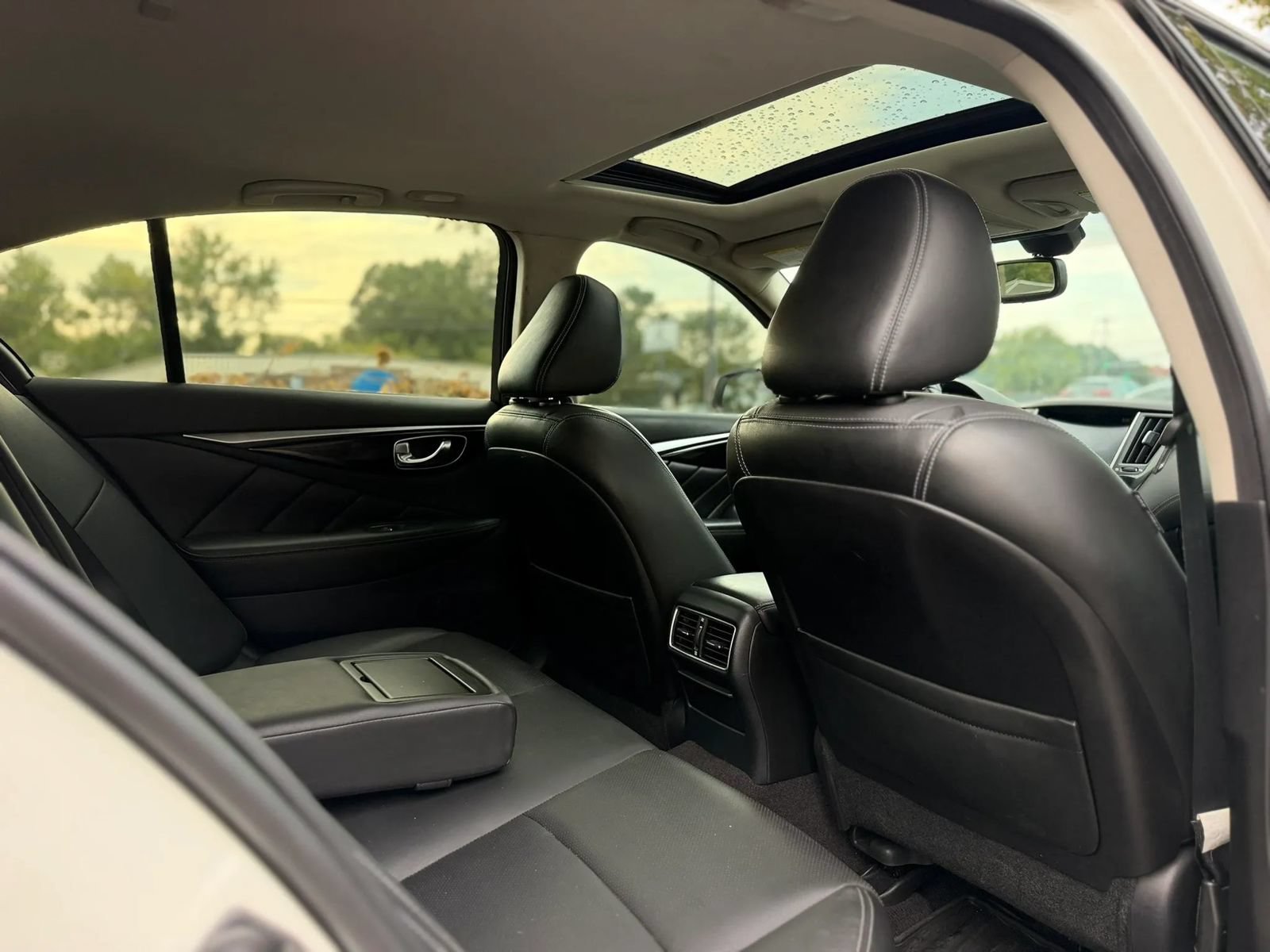 Used 2018 INFINITI Q50 Luxe w/ Sensory Package (Luxe) AWD/4WD image 11