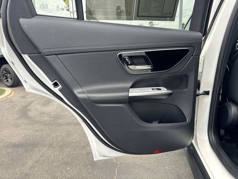 Used 2024 Mercedes-Benz GLC 300 image 25