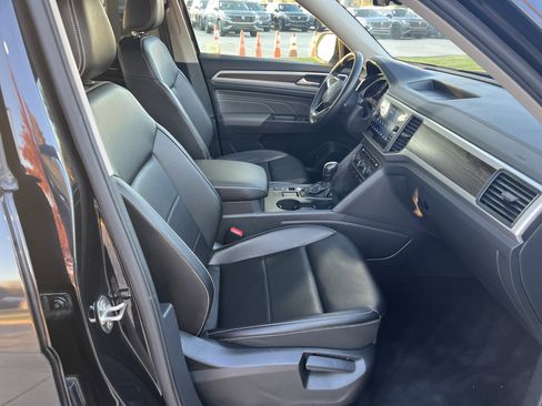 Certified 2021 Volkswagen Atlas SE image 28