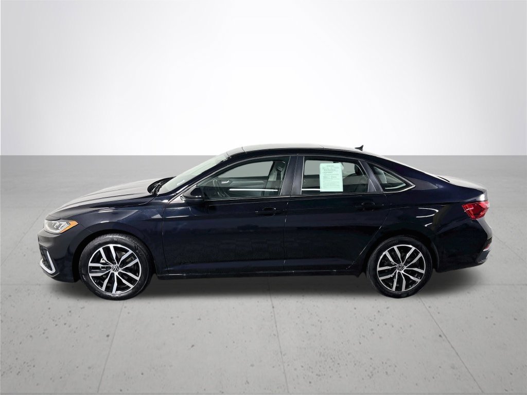 Certified 2026 Volkswagen Jetta SE FWD image 10