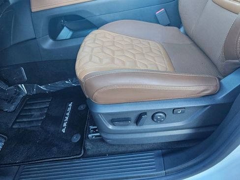 Used 2025 Nissan Armada Platinum Reserve image 18