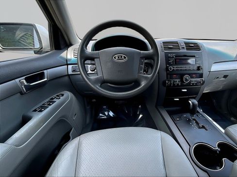 Used 2009 Kia Borrego LX w/ Convenience Pkg AWD/4WD image 8