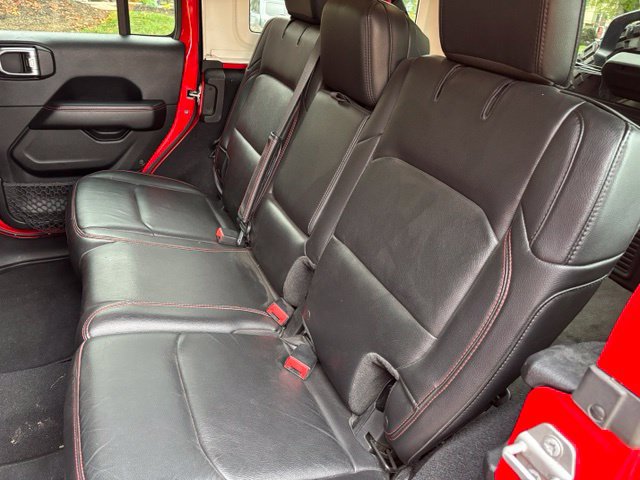 Used 2018 Jeep Wrangler Unlimited Rubicon w/ Dual Top Group AWD/4WD image 8