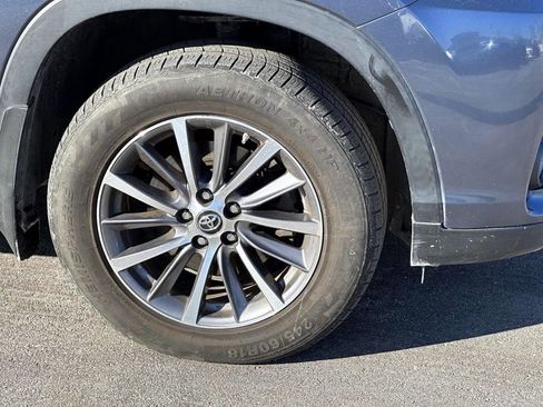 Used 2019 Toyota Highlander XLE image 7