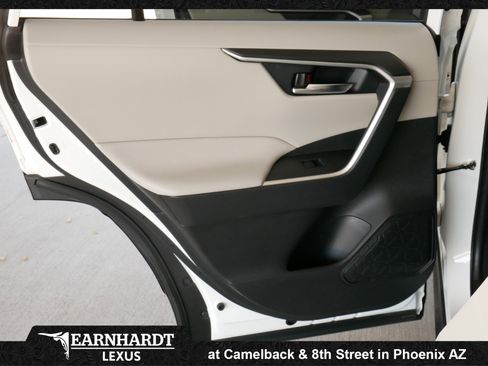 Used 2021 Toyota RAV4 XLE w/ Convenience Package image 24