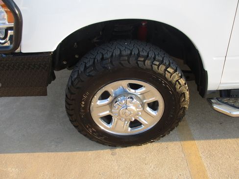 Used 2023 RAM 2500 Tradesman image 3