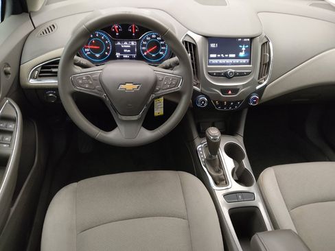 Used 2017 Chevrolet Cruze LT FWD image 22
