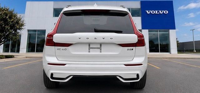 Used 2024 Volvo XC60 B5 Plus w/ Protection Package Premier AWD/4WD image 5