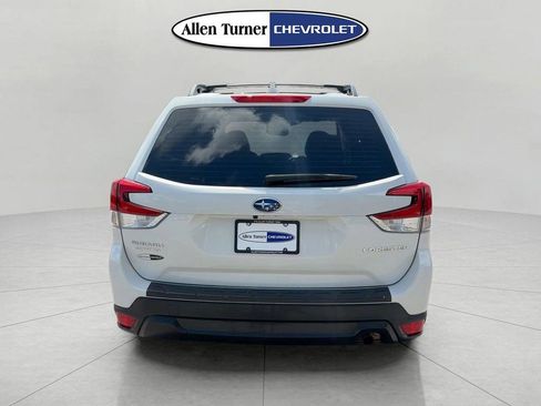 Used 2022 Subaru Forester AWD/4WD image 5