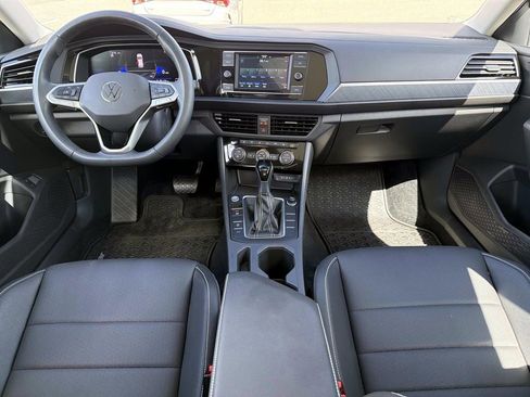 Used 2024 Volkswagen Jetta SE w/ Panoramic Sunroof Package image 14