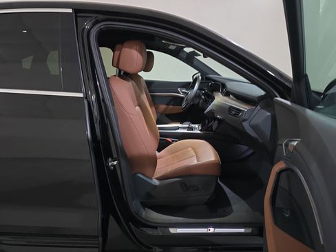 Used 2022 Audi e-tron Premium AWD/4WD image 8