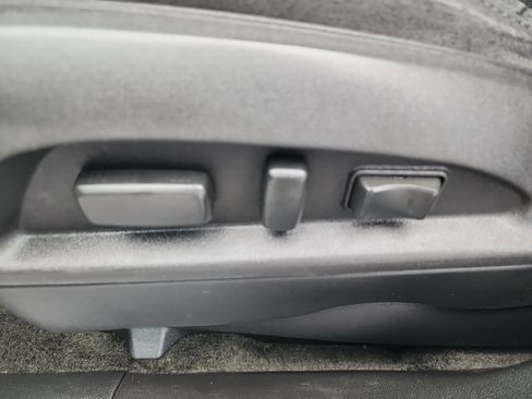 Used 2017 Chevrolet Equinox LT w/ Convenience Package image 12