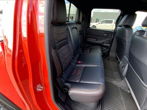 Used 2025 Nissan Frontier PRO-4X w/ Pro Premium Package image 19