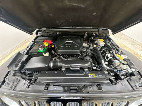 Used 2020 Jeep Wrangler Unlimited Sahara AWD/4WD image 19