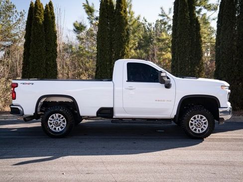 Used 2025 Chevrolet Silverado 2500 LT w/ Convenience Package image 7