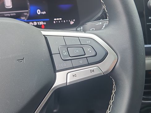 Certified 2024 Volkswagen Taos SE AWD/4WD image 19