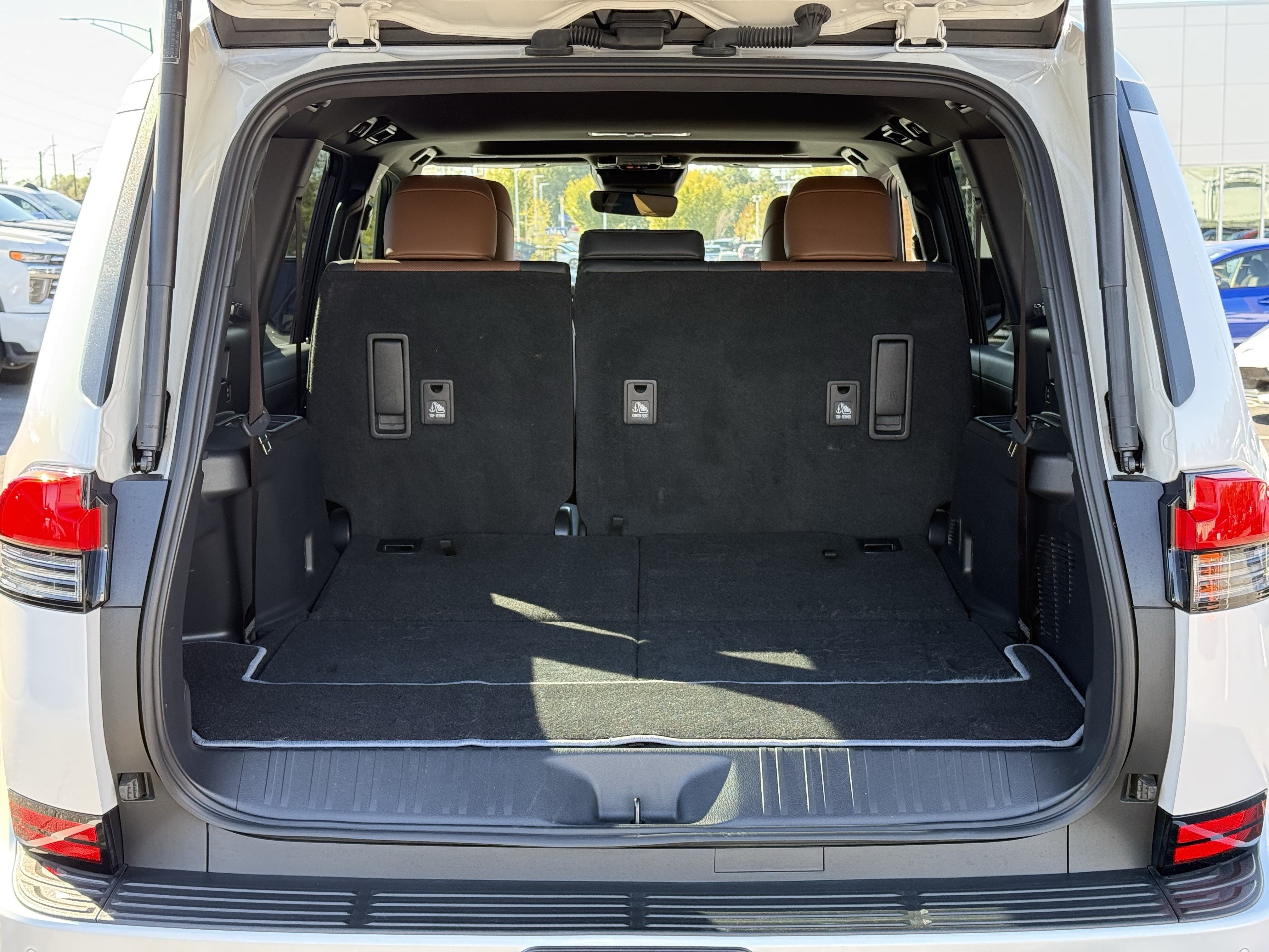 Used 2024 Lexus GX 550 w/ Cold Area Package AWD/4WD image 36