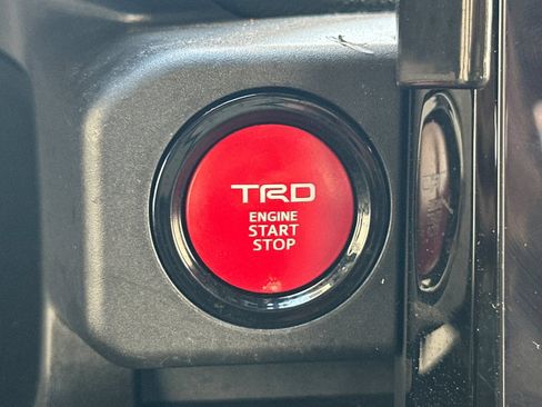 Certified 2025 Toyota Tacoma TRD Sport AWD/4WD image 21