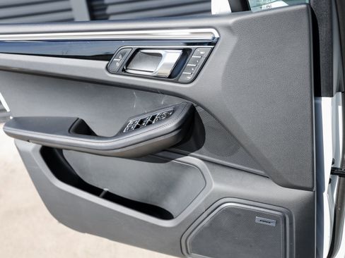 Certified 2024 Porsche Macan S image 23