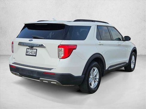 Used 2020 Ford Explorer XLT w/ Equipment Group 202A RWD image 4