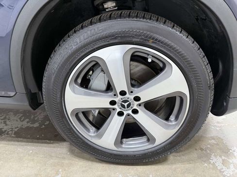 Used 2022 Mercedes-Benz GLC 300 4MATIC w/ Premium Package Lite image 6