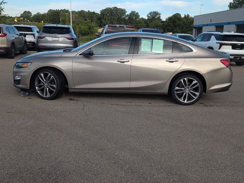 Used 2025 Chevrolet Malibu LT FWD image 2