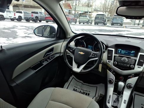 Used 2013 Chevrolet Cruze LT image 13