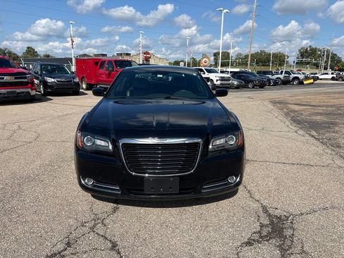 Used 2014 Chrysler 300 S RWD image 2