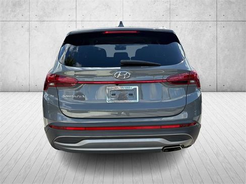 Used 2023 Hyundai Santa Fe SE image 4