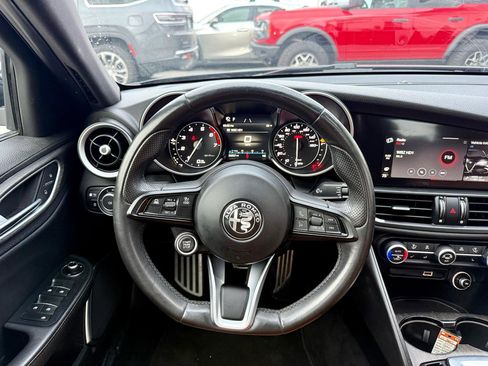 Used 2022 Alfa Romeo Giulia Ti image 27