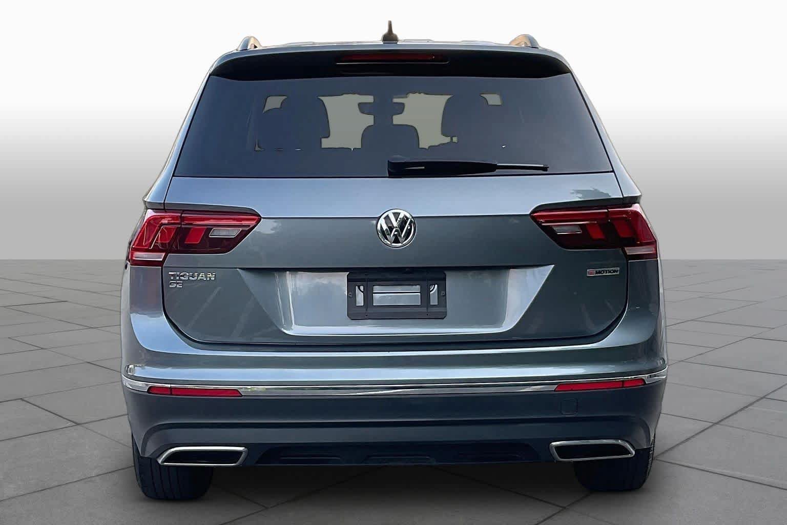Used 2021 Volkswagen Tiguan SE w/ Panoramic Sunroof Package AWD/4WD image 4