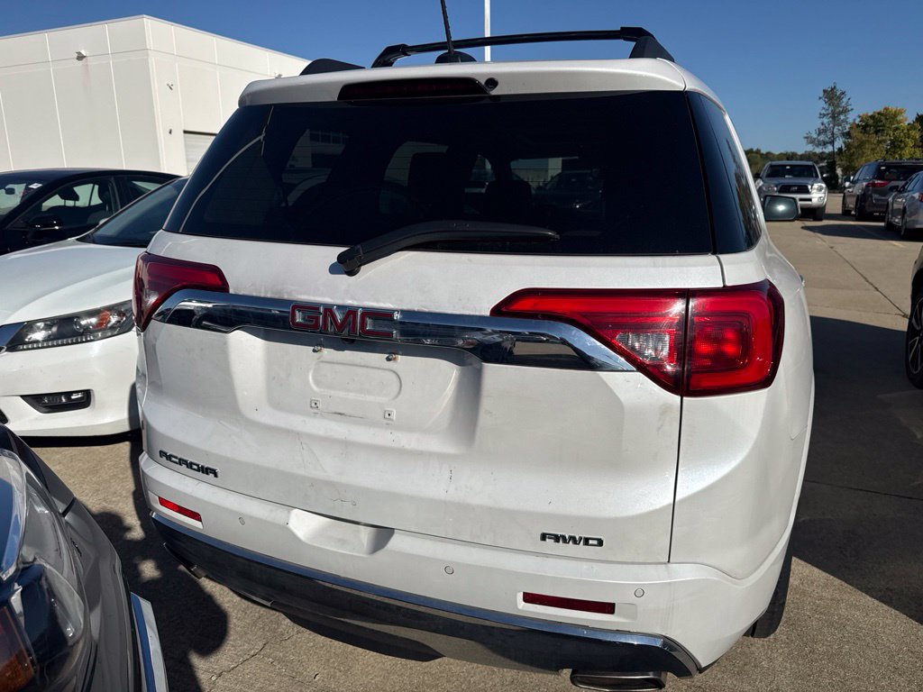 Used 2017 GMC Acadia Denali w/ Technology Package AWD/4WD image 5